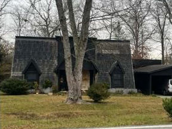 5th image of 94 Laurel Ln