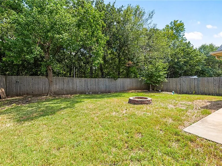 1711 Beaver Pond Ct — Photo 24