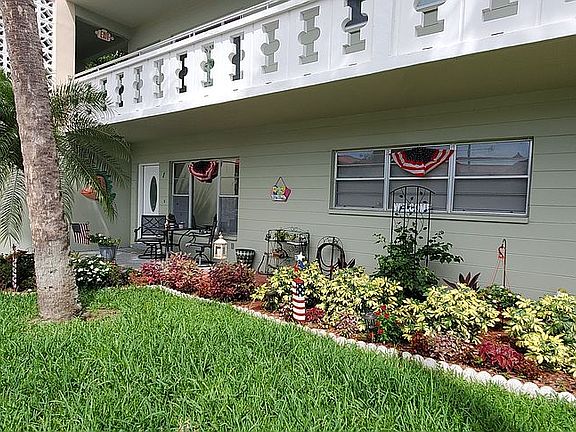 3rd image of 2401 Ecuadorian Way APT 1