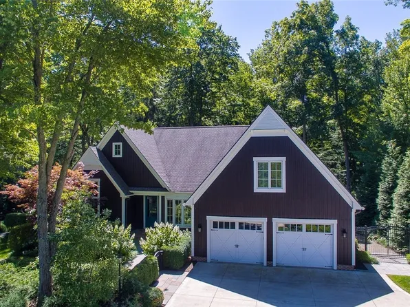 614 Bell Rd, Chagrin Falls, OH 44022
