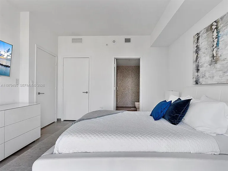 88 SW 7th St #2709 — Photo 33
