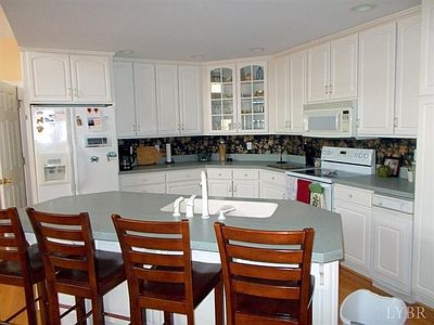 5th image of 202 Northgate Ct