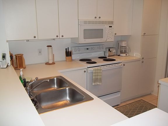 5th image of 1385 Winding Oaks Cir W APT 707