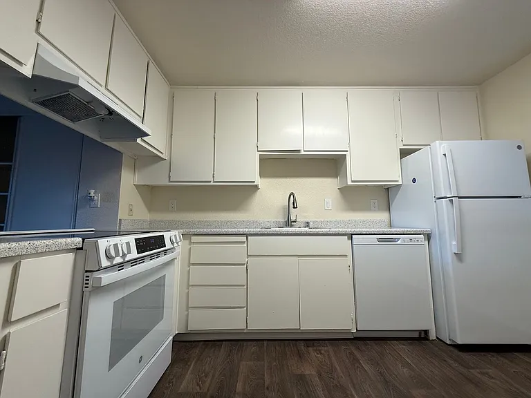 Madison Pines Apartments — Photo 43