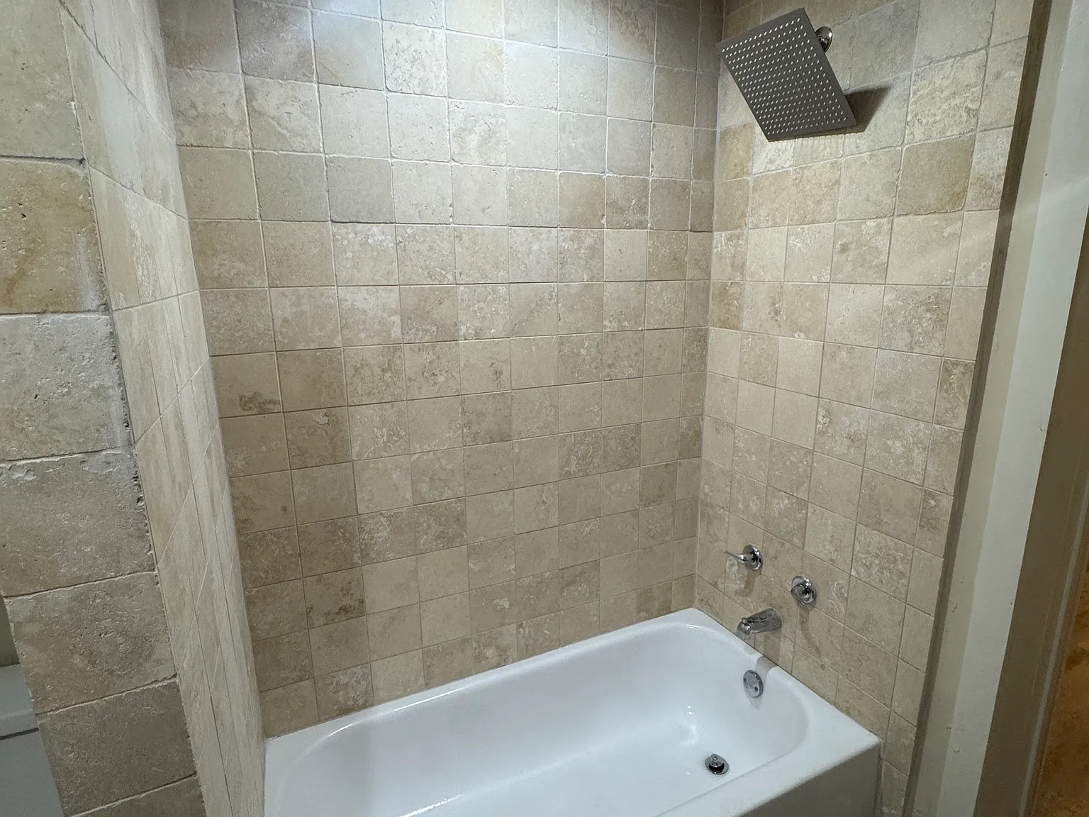 2 bed, 1300 sqft, $1,975 — Photo 4