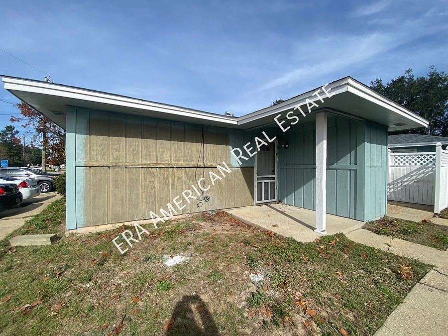 1st image of 3353 Greenbriar Cir