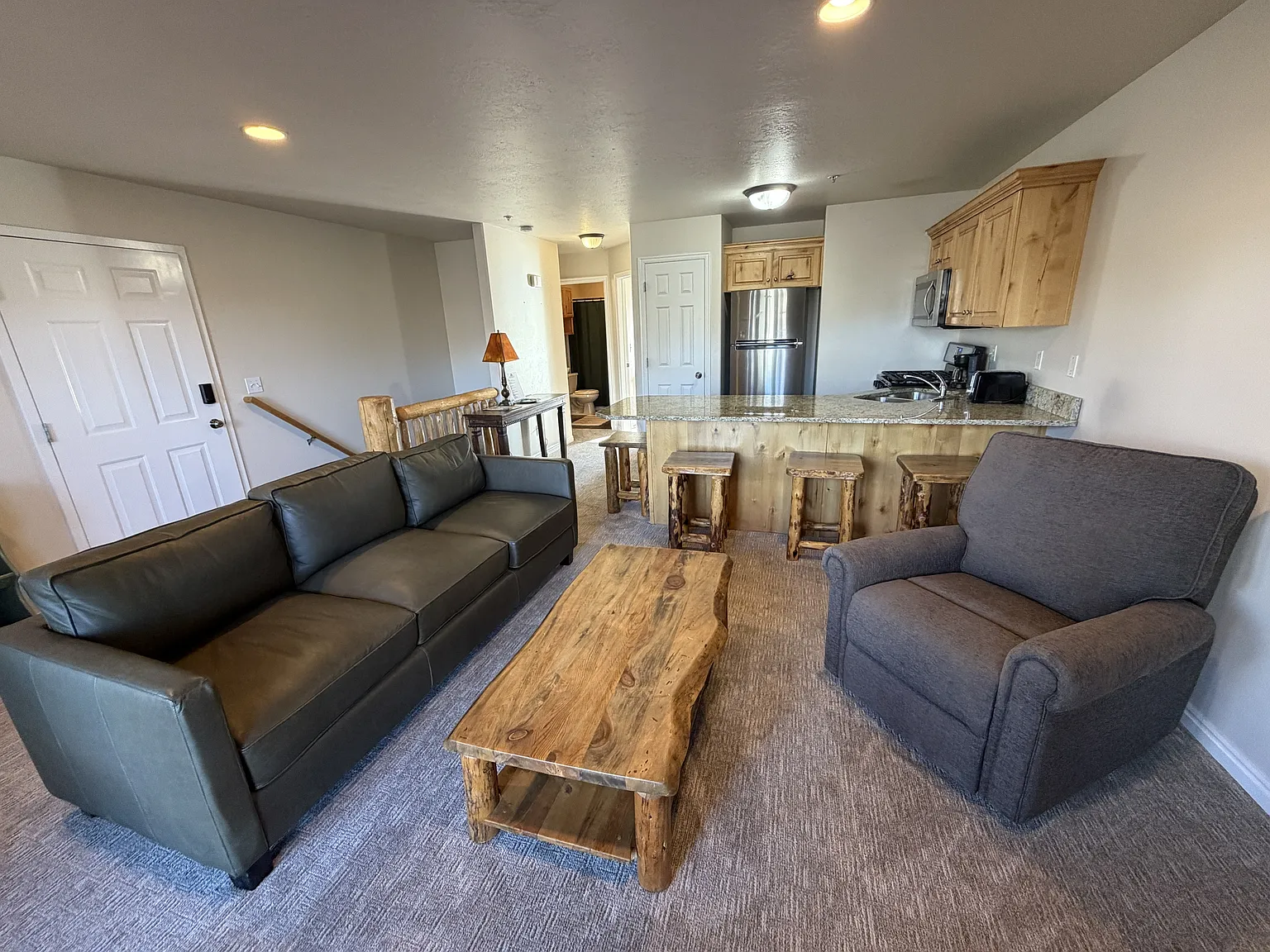 Mh 611 (4bd) Rental - 1 — Photo 2