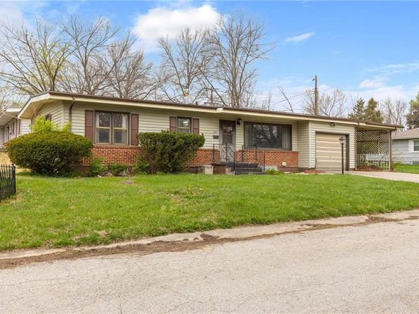 601 Westside Dr, Knob Noster, MO 65336