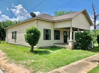 302 E Main St, Hartford, AL 36344