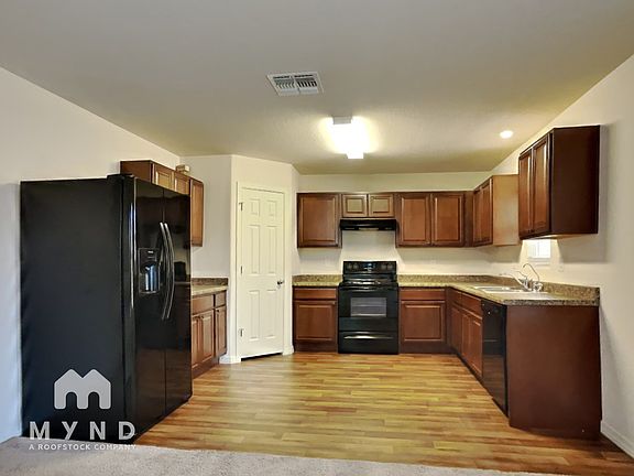 5th image of 1669 E Prickly Pear Pl