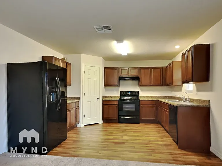 1669 E Prickly Pear Pl — Photo 5