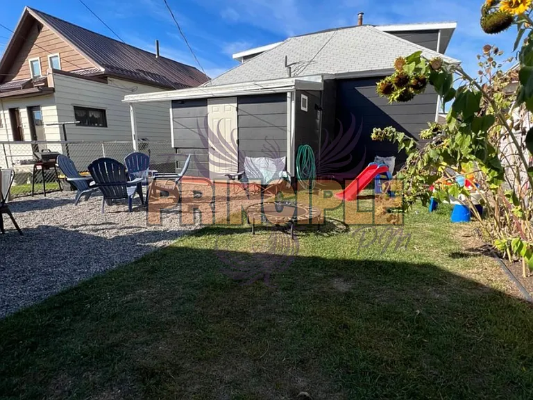1830 Gaylord St — Photo 20