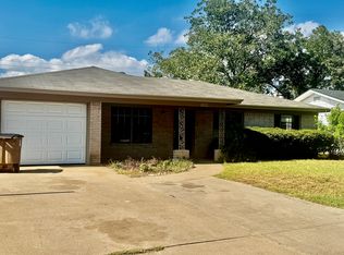 229 Robin Hood Trl, San Angelo, TX 76901