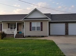 894 Sierra Rd, Newport, TN 37821