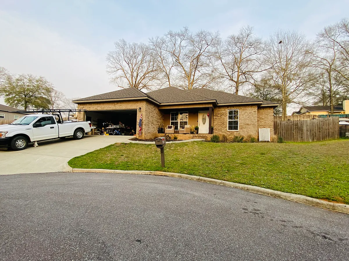 Building Photo - 214 Aztec Dr