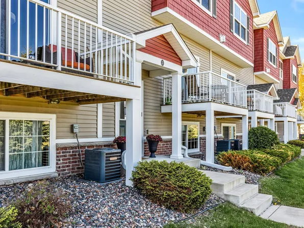 1806 Colonial Ln Unit 3, Chanhassen, MN 55317