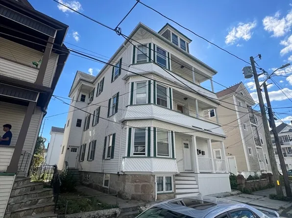 46 Sagamore St, New Bedford, MA 02740