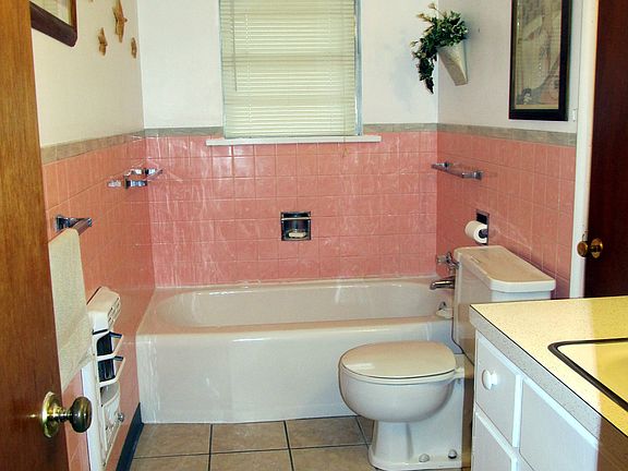5th image of 313 N Griffin St