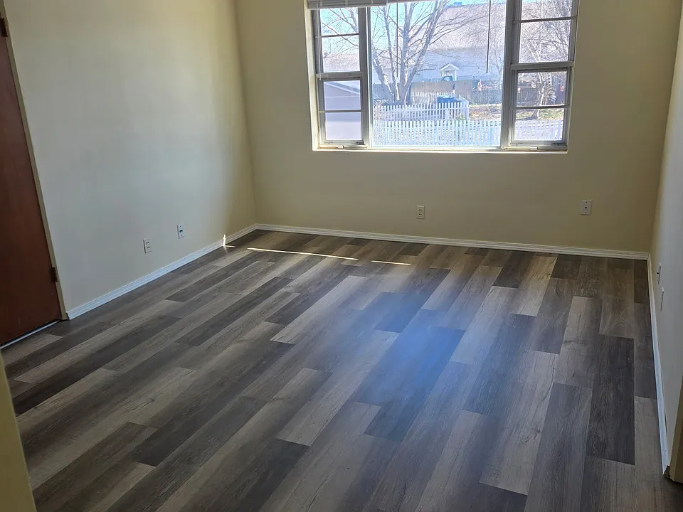 Building Photo 3
