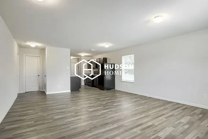 3 bed, 2.0 bath, 1090 sqft, $1,149 — Photo 4