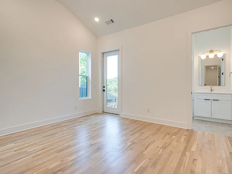 303 Riverside Dr #B — Photo 41