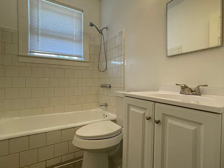 14800 E Vernor Hwy — Photo 18