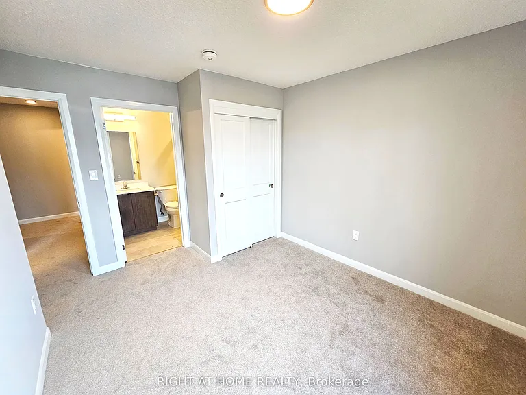 708 Woolwich St #114 — Photo 15