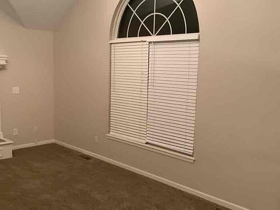 3rd image of 607 Mallory Dr