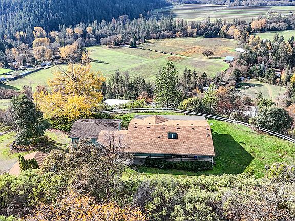 2nd image of 362 Humbug Creek Rd