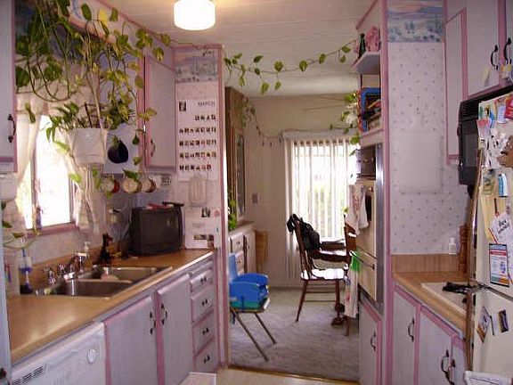 5th image of 827 E Esperanza Avenue