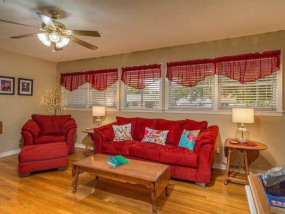 5th image of 2200 Ivanhoe Ln