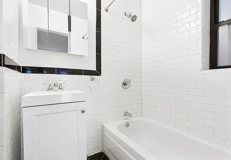 322 E 61st St #4C — Photo 5