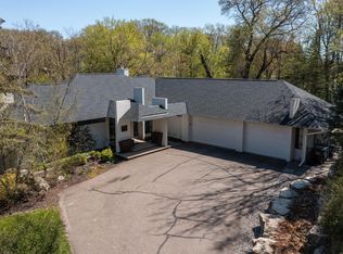 2226 Oakland Rd, Minnetonka, MN 55305