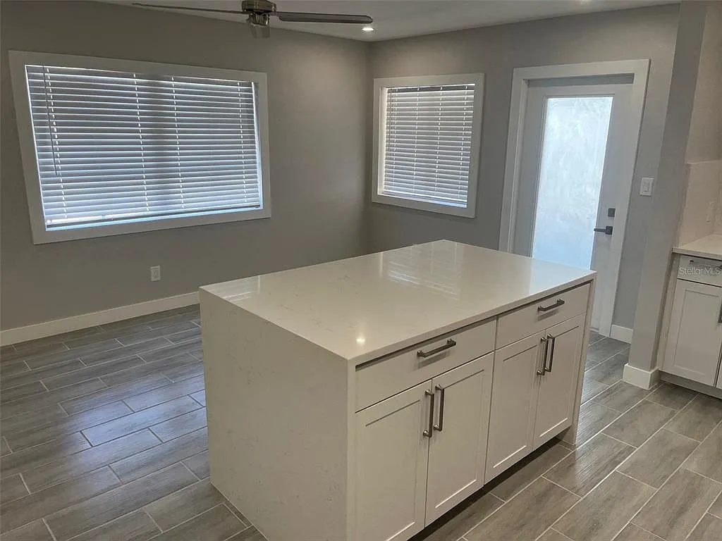 1 bed, 1.0 bath, 450 sqft, $1,750 — Photo 4