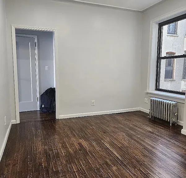 572 Maple St #1 — Photo 9