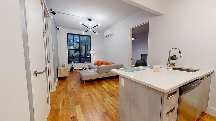 Rented by Arwell Realty | media 31