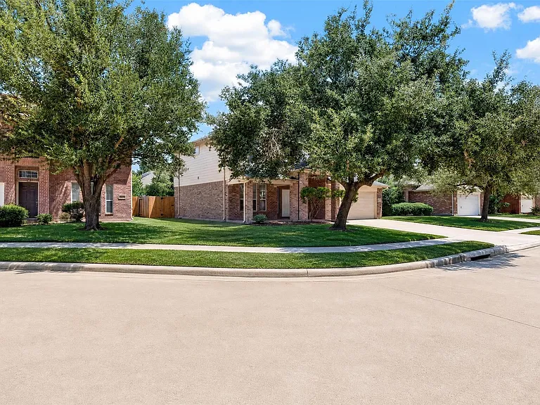 19246 Hopeview Ct — Photo 4