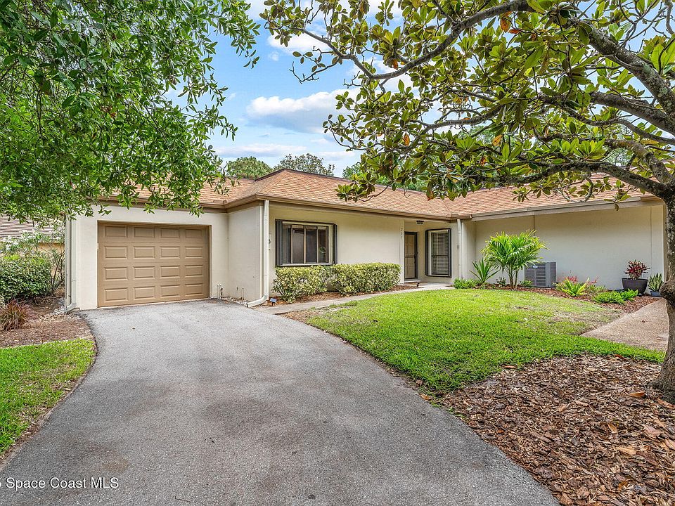 1st image of 205 Country Club Dr