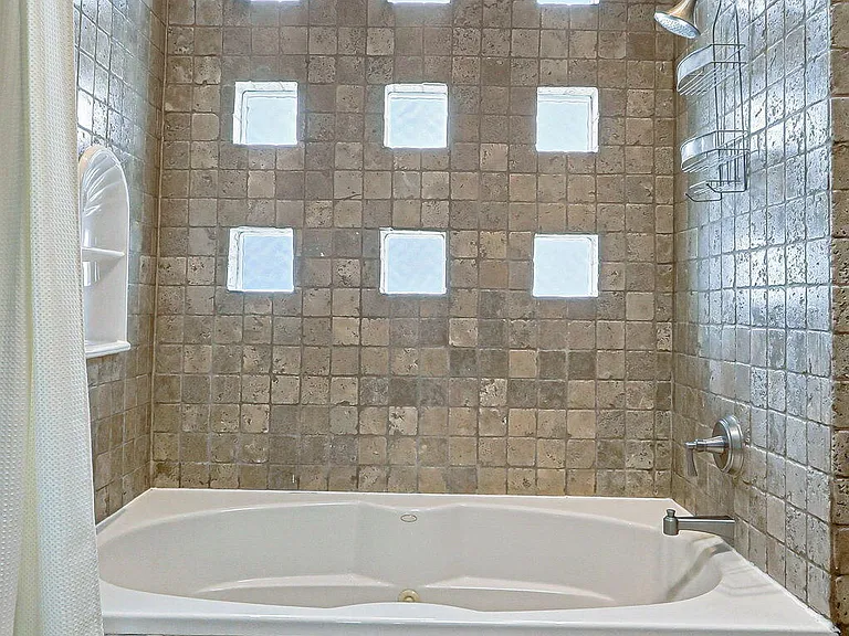 5601 Burning Tree Dr — Photo 42