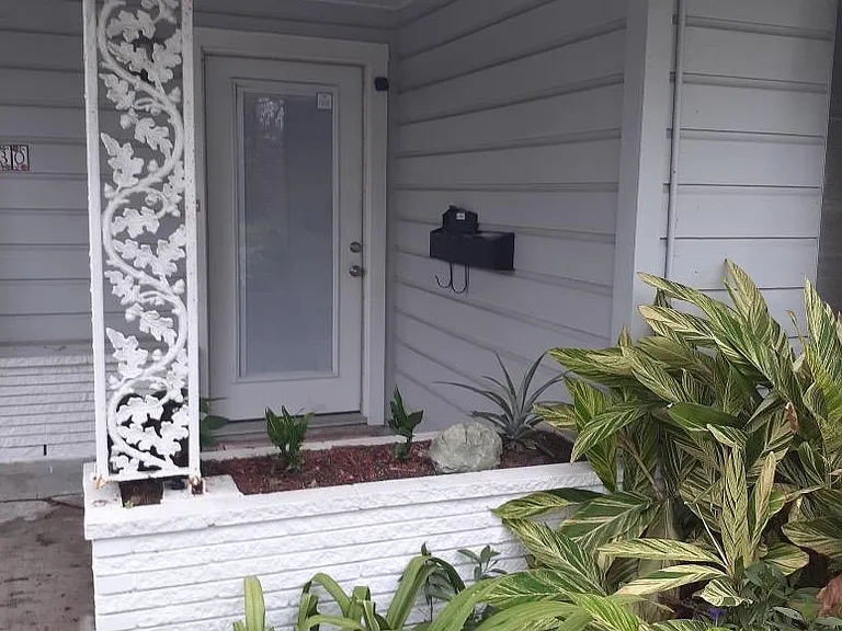330 Aberdeen Ave — Photo 9