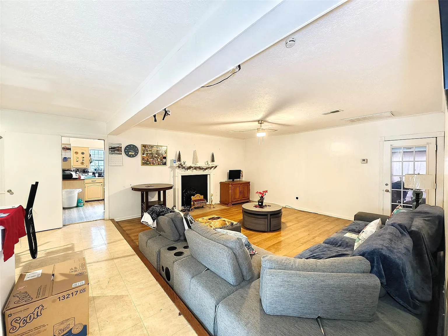 4 bed, 2.5 bath, 2518 sqft, $1,850 — Photo 3