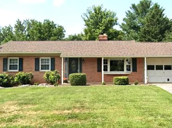 206 Flower Ct, Mount Airy, MD 21771