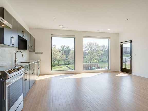 2nd image of 806 Olympic St #302