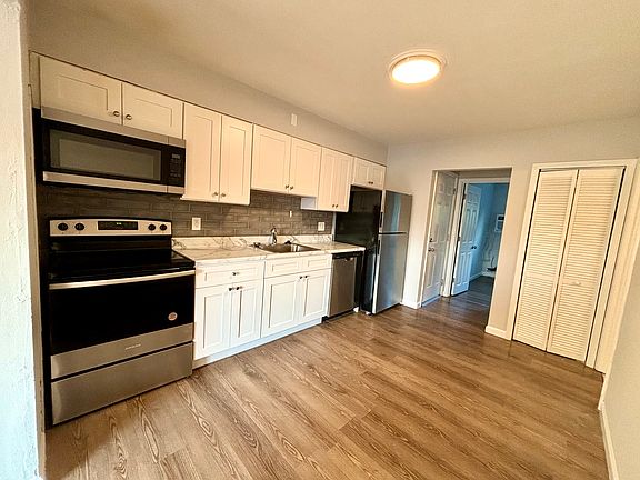 2nd image of 2354 McCausland Ave APT 3