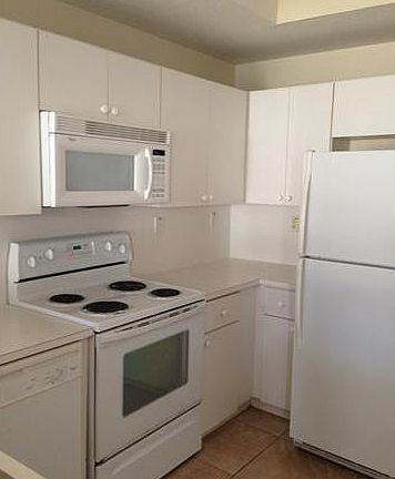 4th image of 8930 W Flagler St APT 220