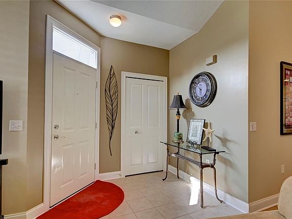 3rd image of 2690 Canterbury Cir
