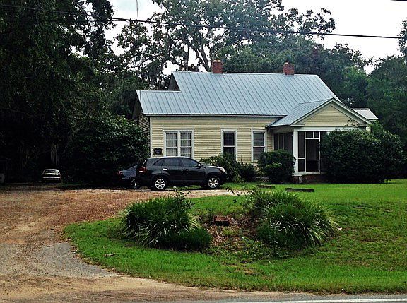 2nd image of 3365 Country Club Rd