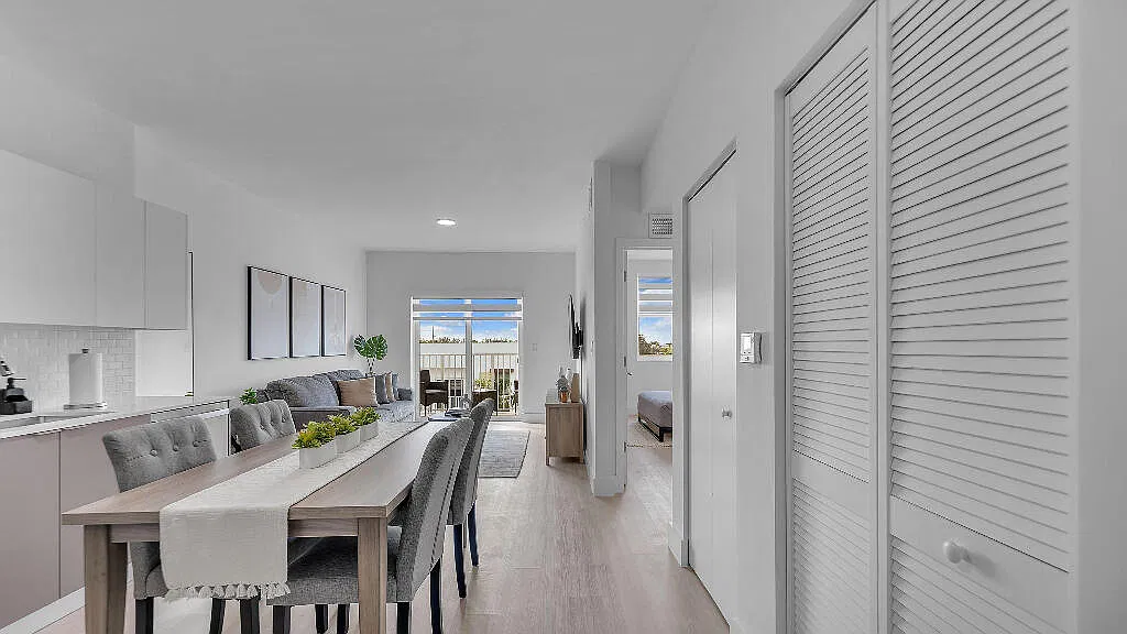 2 bed, 2.0 bath, 884 sqft, $2,475 — Photo 1