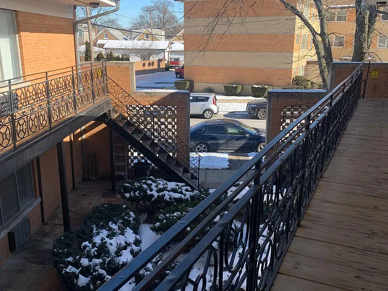 5254 N Neenah Ave #H — Photo 4