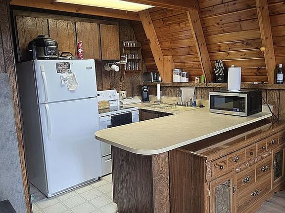 2nd image of 261 E Solomons Way